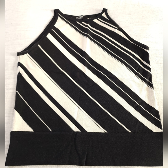 Express Tops - Express Stretch Top Size:Medium